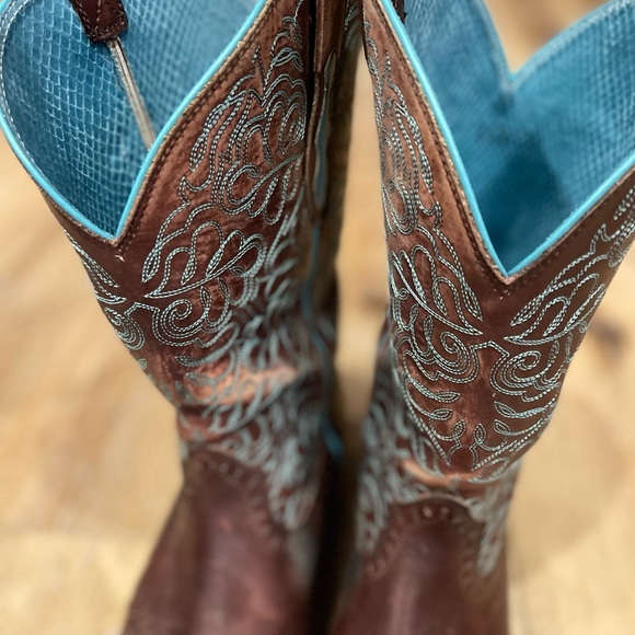 Ariat Brown and Blue Heeled Boots - Picture 4 of 8